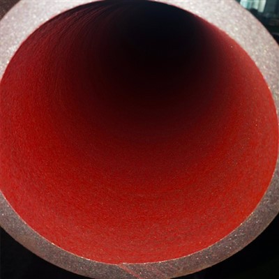 Tubulação de injeção de esgoto e água